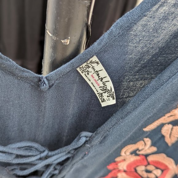 Free People Intimately Aida Navy Slip EUC sz LG - Picture 7 of 7